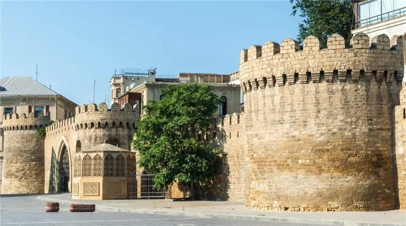 Azerbaijan Tourism Experts Disagree on Growth
